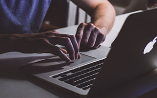 体坛午爆｜欧冠淘汰赛附加赛今晚抽签，山东男篮明晚迎战广州龙狮